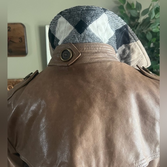Burberry Leather Trench Coat - Picture 6 of 16